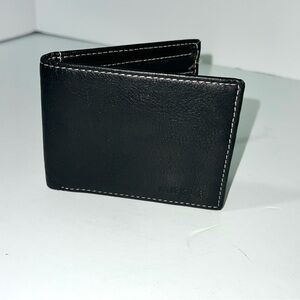 Steve Madden Minimal Black Leather Bi-Fold Mans Wallet